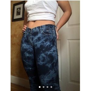 Stylish & comfortable Water stain jeans